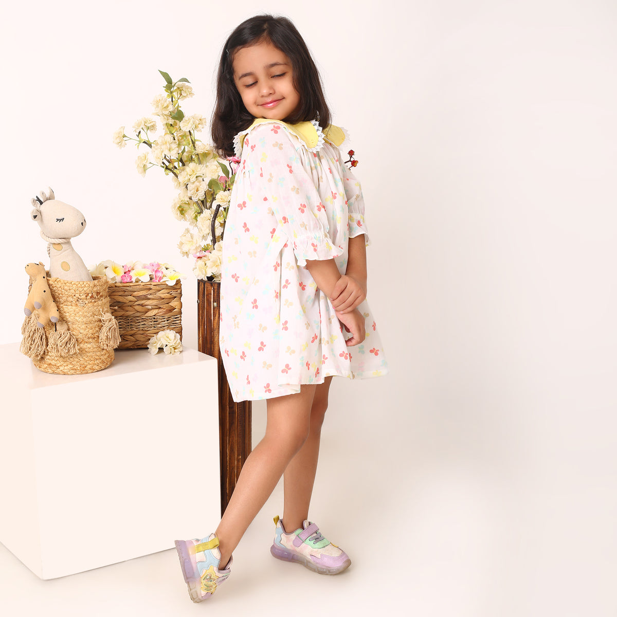 100% Cotton Butterfly Prints White Dress Yellow Peter Pan Collars