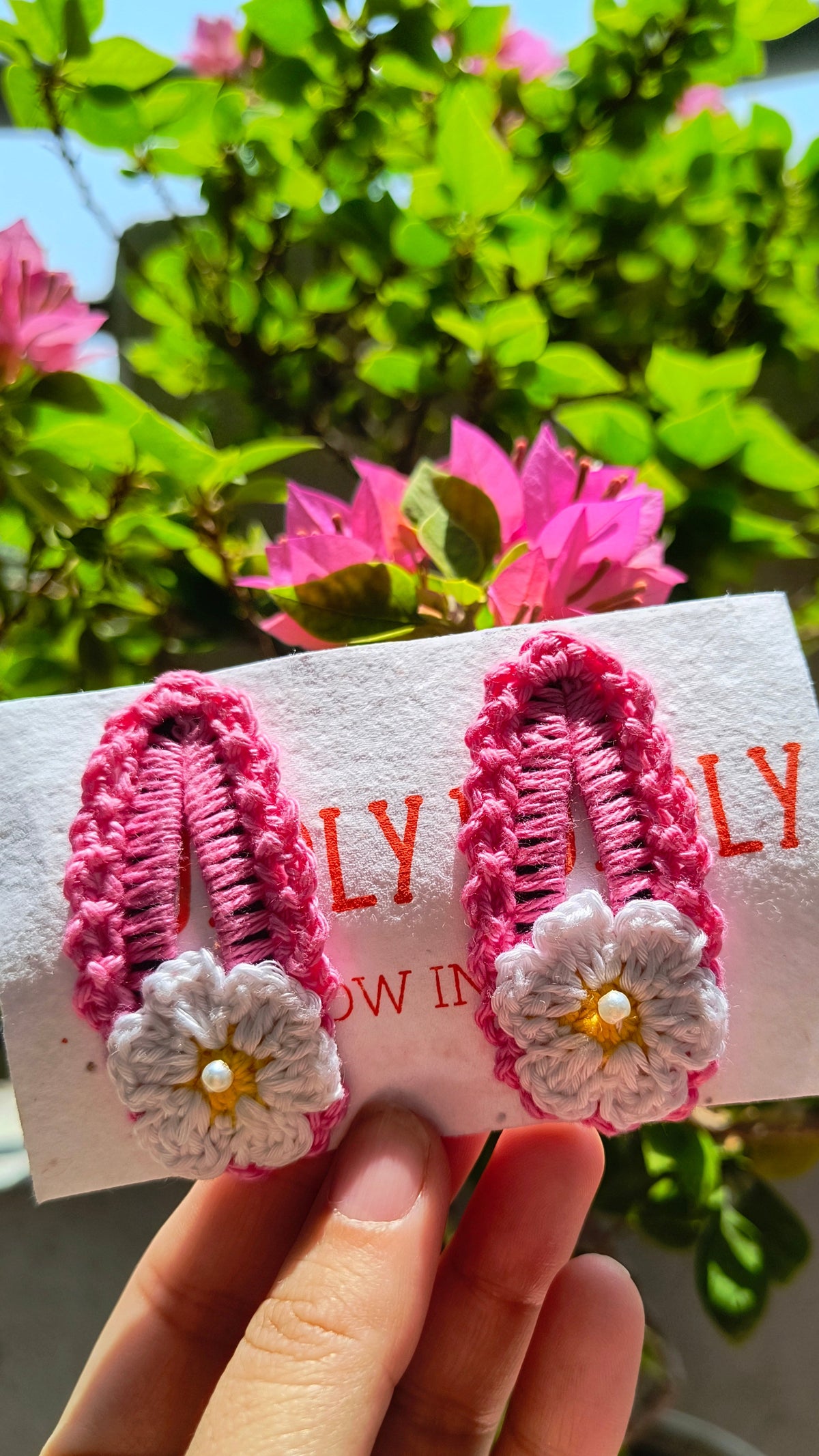 Crochet Tic Tac Hair Clip - Pink with White Daisy