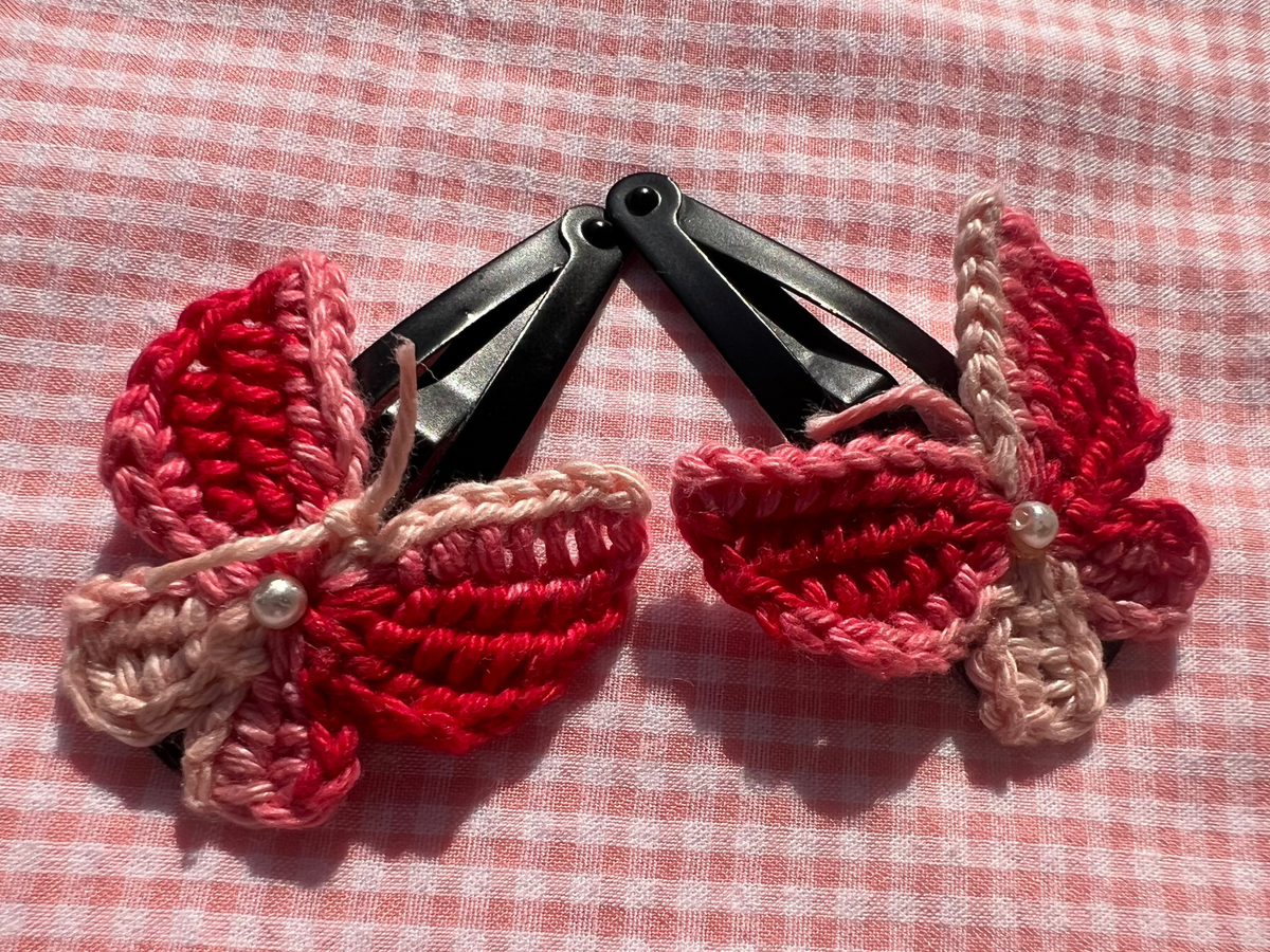 Tiny Butterfly Tic Tac Crochet Clip - Red & Pink