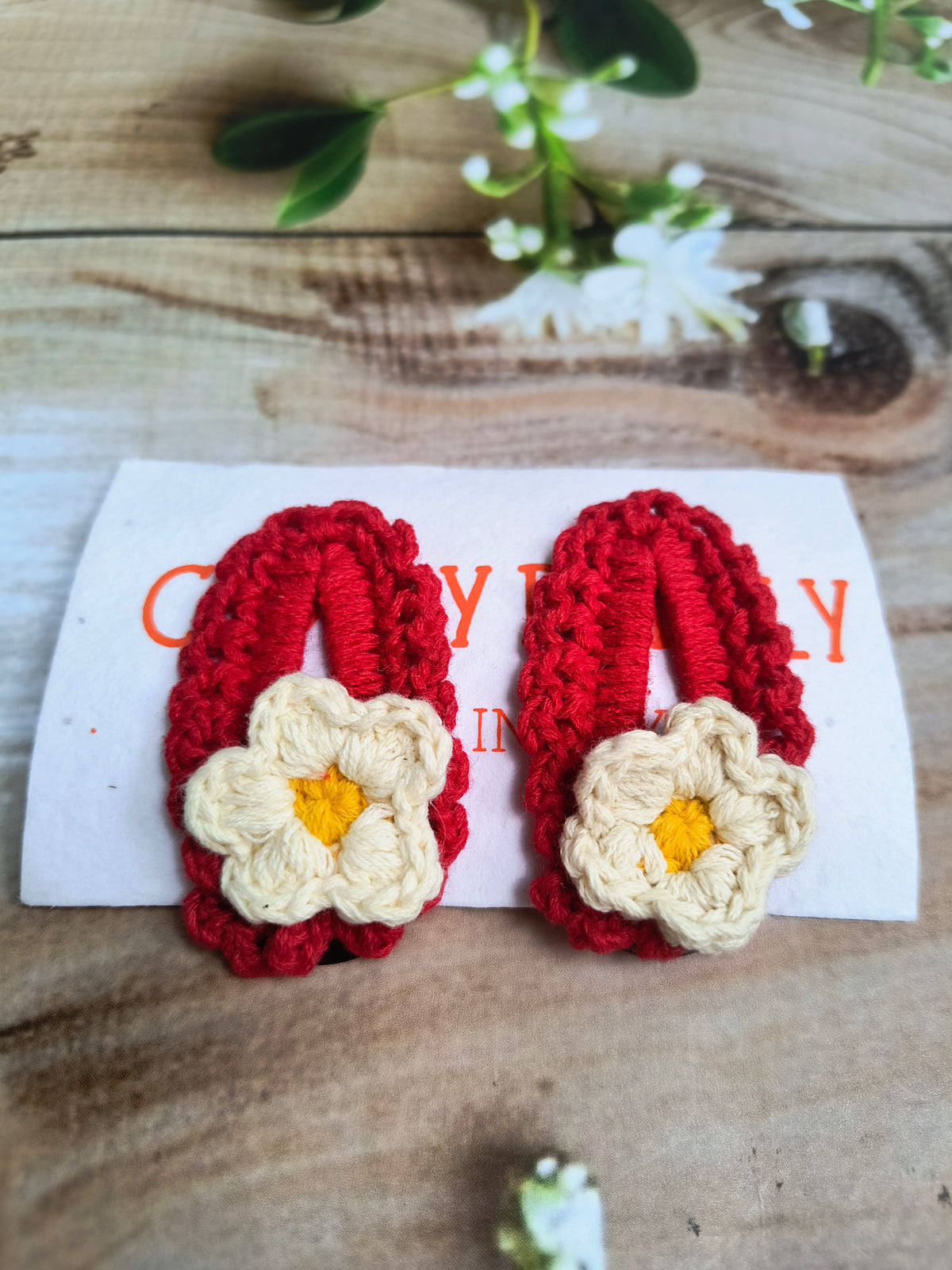 Crochet Tic Tac Hair Clip - Red with White Daisy