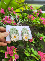 Crochet Tic Tac Hair Clip - Green with White Daisy