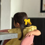 Beige Daisy & Yellow Bow Crochet Gift Box – Set of 3 Clips