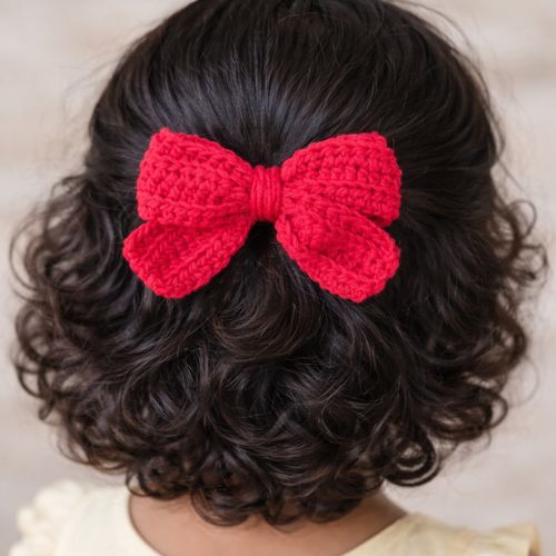 Green Daisy & Red Bow Crochet Gift Box – Set of 3 Clips