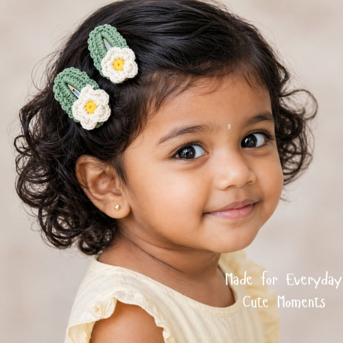 Crochet Tic Tac Hair Clip - Green with White Daisy
